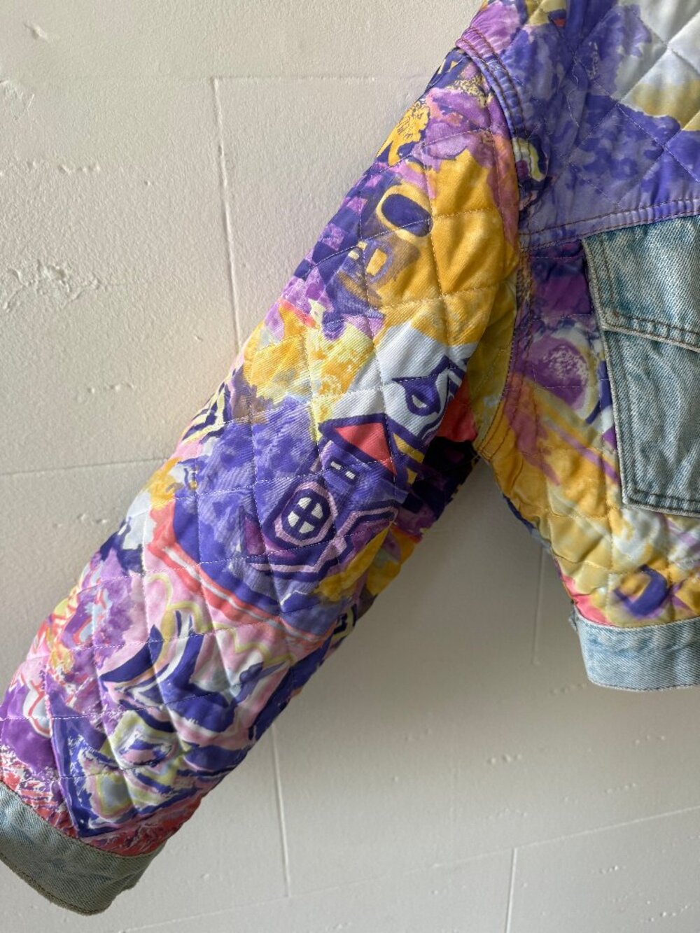Vintage | 80s Pastel Quilted Light Oversized Denim Jacket | Medium - Picture 4 of 16